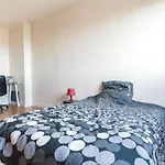 Spacious Flat Near Place De La Nation